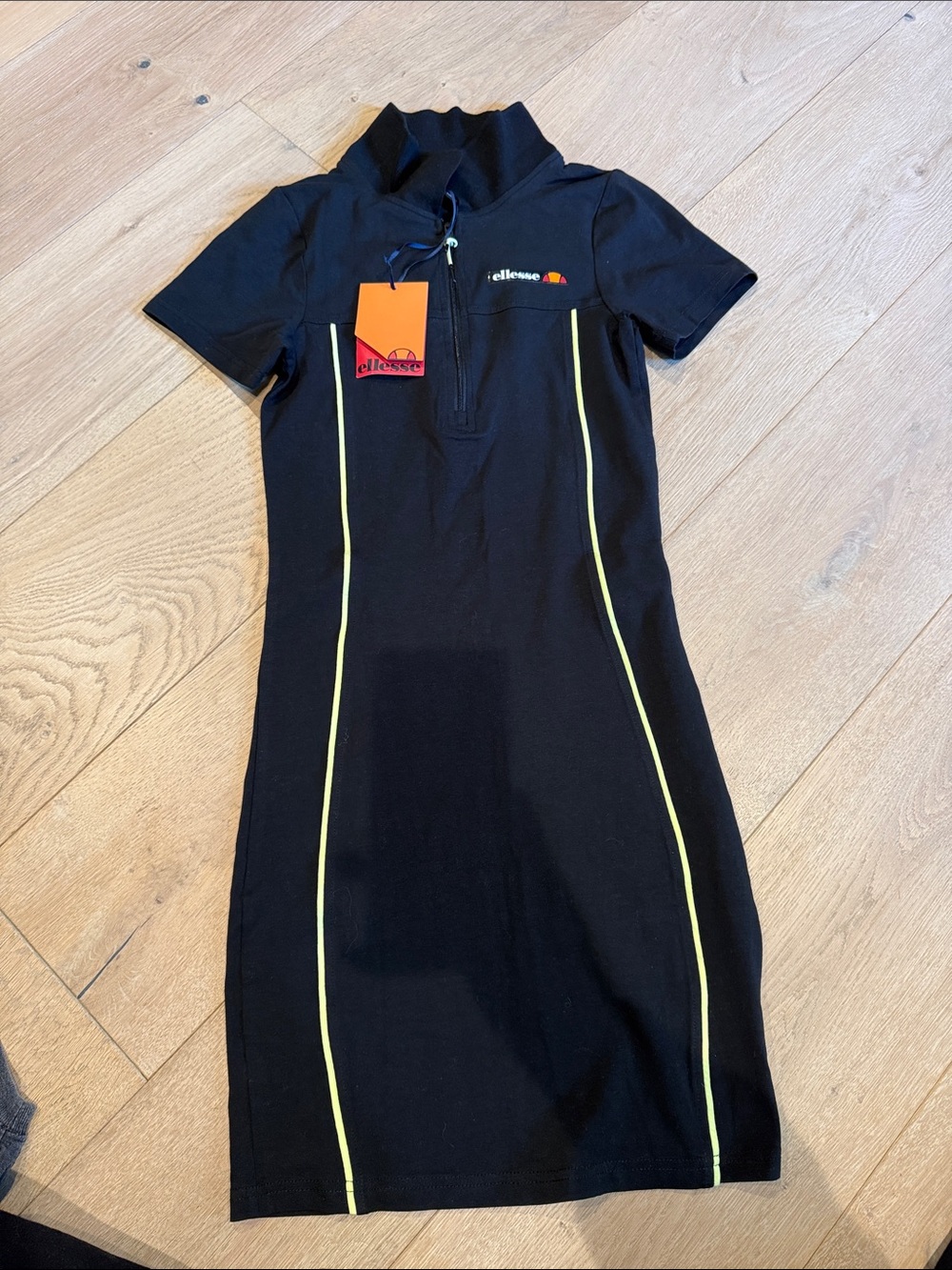 Ellesse tennis dress size 4 NWT